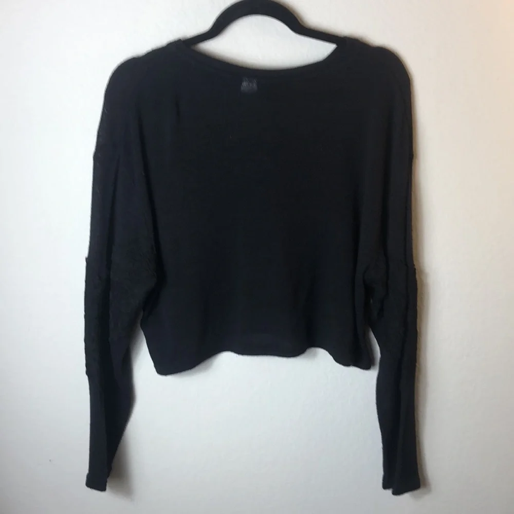 Black Lace Detailed Lon Sleeves Divided Cropped Sweatshirt! - Picture 6 of 6